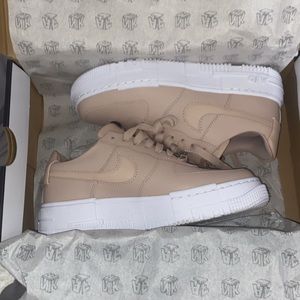 BRAND NEW NIKE AF1 PIXEL